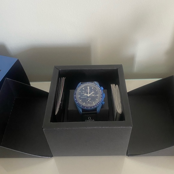 Rare and unused mission to Neptune MoonSwatch!! - Picture 6 of 7